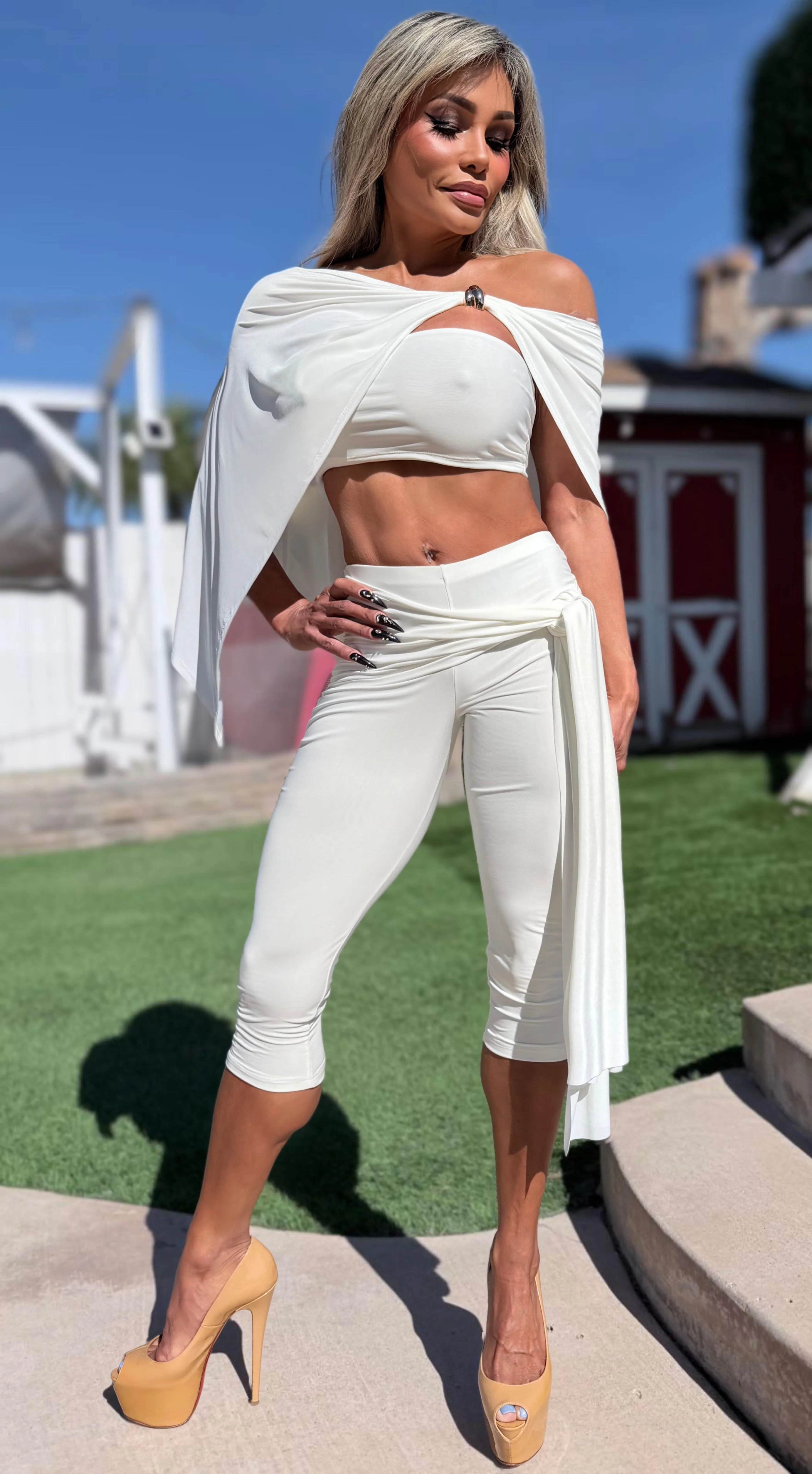 Connie's RICH THREE Piece Set "WHITE SHEEN Poncho, Tube Top and SASH CAPRI Pants" Signature Double Fabric Construction, Made in USA - Image 7